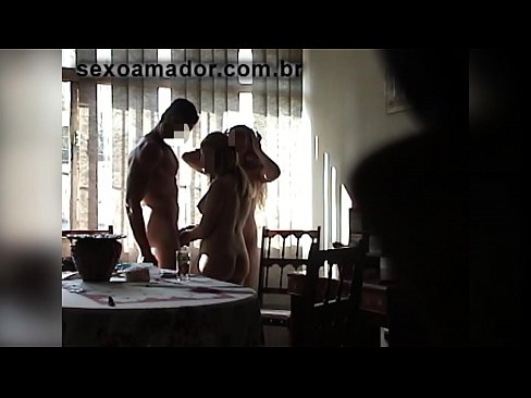 ❤️ Abokan jima'i suna gayyatar wani katon mutum da wasu uku tare da shi ❤❌ Ingantacciyar iskanci ️❤