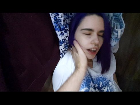 ❤️ Ya sami kanwata a cikin kabad ya taimaka mata ❤❌ Ingantacciyar iskanci ️❤